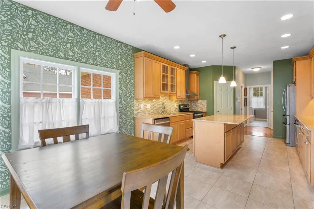 Franklin, Virginia 23851, United States, 4 Bedrooms Bedrooms, ,3 BathroomsBathrooms,Residential,Active,104136