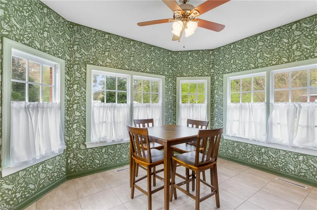 Franklin, Virginia 23851, United States, 4 Bedrooms Bedrooms, ,3 BathroomsBathrooms,Residential,Active,104136