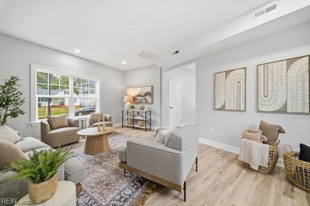 Photo of 410 W 38th Street, Norfolk, VA 23508 (MLS # 10608177)