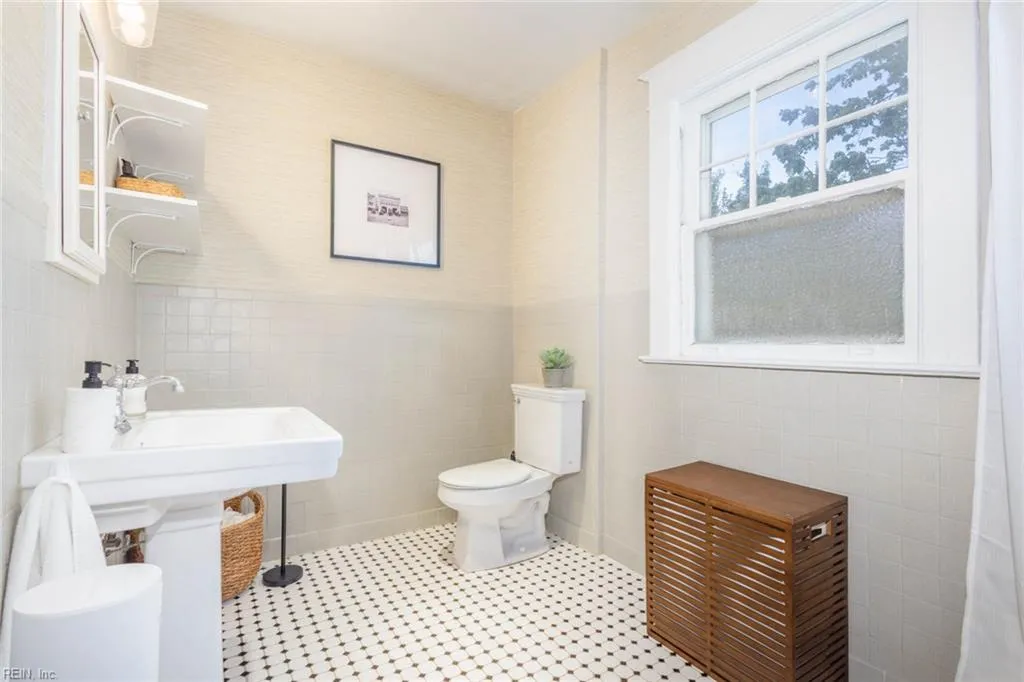 Norfolk, Virginia 23517, United States, 4 Bedrooms Bedrooms, ,2 BathroomsBathrooms,Residential,Active,178818