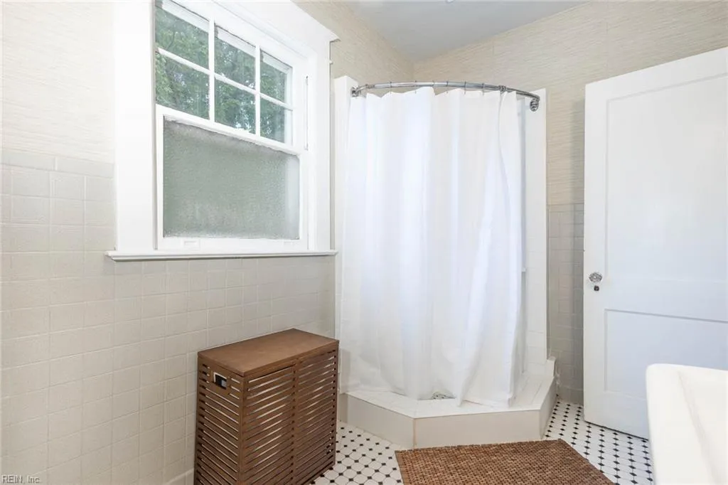 Norfolk, Virginia 23517, United States, 4 Bedrooms Bedrooms, ,2 BathroomsBathrooms,Residential,Active,178818