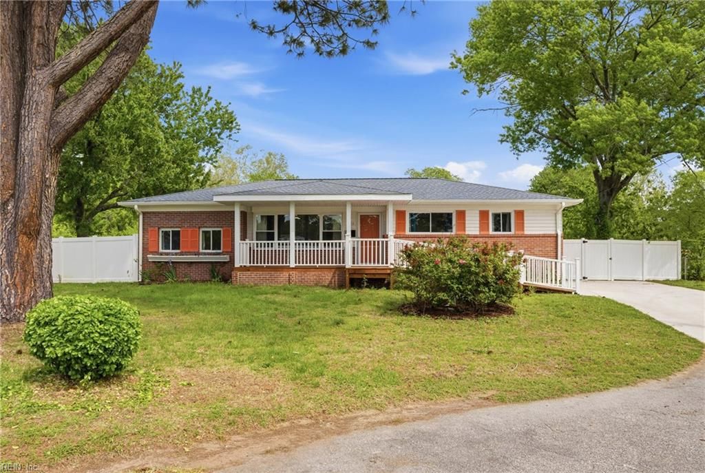 Photo of 5429 Lake Ridge Cir Cir, Norfolk, VA 23502 (MLS # 10629830)