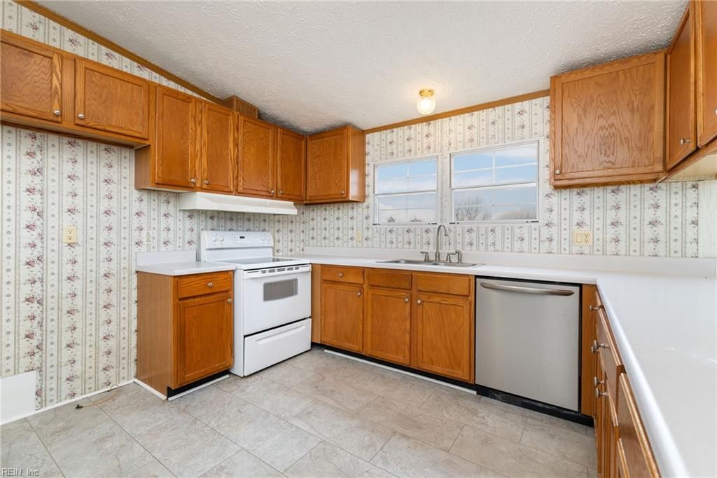 Photo of 2000 Pine Log Road, Skippers, VA 23879 (MLS # 10620834)