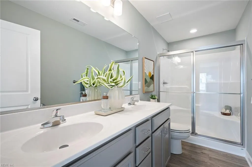 Suffolk, Virginia 23435, United States, 2 Bedrooms Bedrooms, ,3 BathroomsBathrooms,Residential,Active,194352