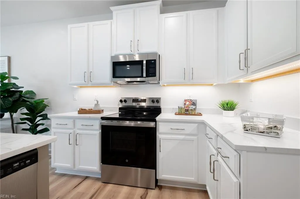 Suffolk, Virginia 23435, United States, 2 Bedrooms Bedrooms, ,3 BathroomsBathrooms,Residential,Active,194352