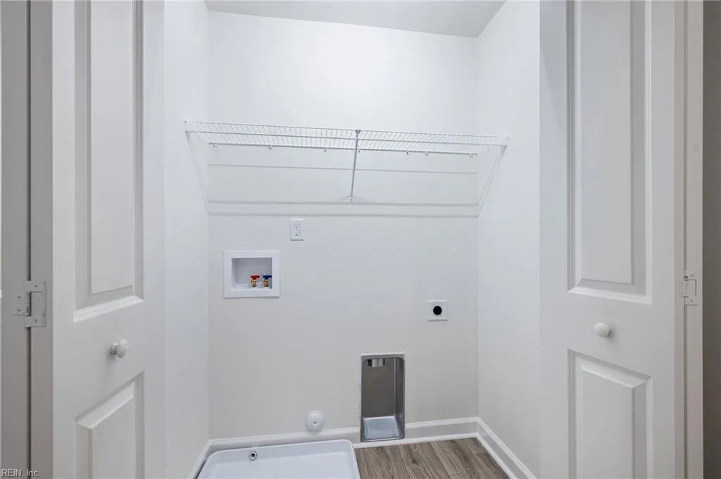 Suffolk, Virginia 23435, United States, 2 Bedrooms Bedrooms, ,3 BathroomsBathrooms,Residential,Active,194352