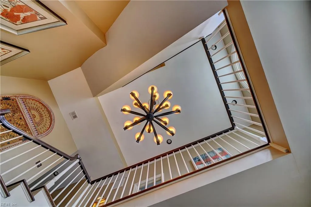 Norfolk, Virginia 23507, United States, 5 Bedrooms Bedrooms, ,5 BathroomsBathrooms,Residential,Active,95689