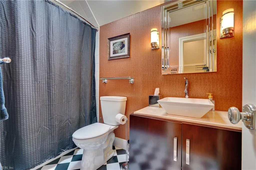 Norfolk, Virginia 23507, United States, 5 Bedrooms Bedrooms, ,5 BathroomsBathrooms,Residential,Active,95689