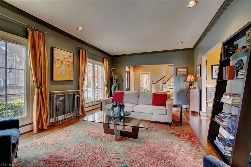 Norfolk, Virginia 23507, United States, 5 Bedrooms Bedrooms, ,5 BathroomsBathrooms,Residential,Active,95689