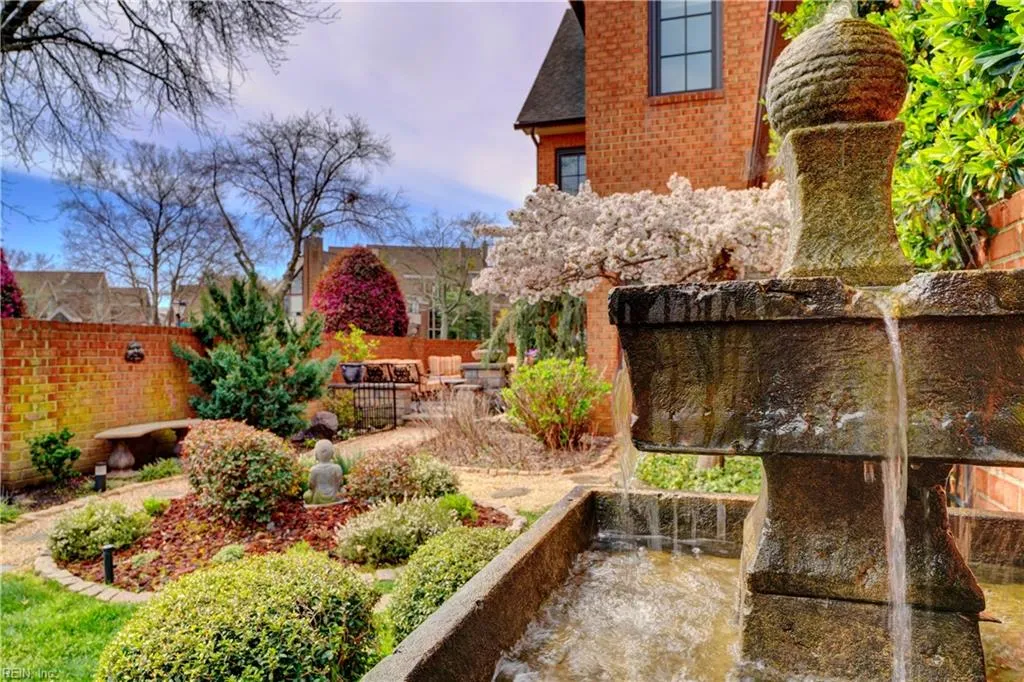 Norfolk, Virginia 23507, United States, 5 Bedrooms Bedrooms, ,5 BathroomsBathrooms,Residential,Active,95689