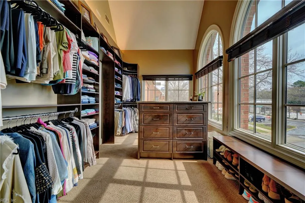 Norfolk, Virginia 23507, United States, 5 Bedrooms Bedrooms, ,5 BathroomsBathrooms,Residential,Active,95689