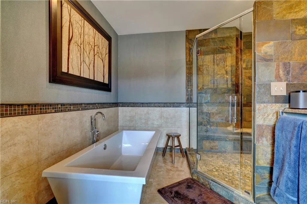 Norfolk, Virginia 23507, United States, 5 Bedrooms Bedrooms, ,5 BathroomsBathrooms,Residential,Active,95689