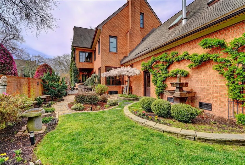 Norfolk, Virginia 23507, United States, 5 Bedrooms Bedrooms, ,5 BathroomsBathrooms,Residential,Active,95689