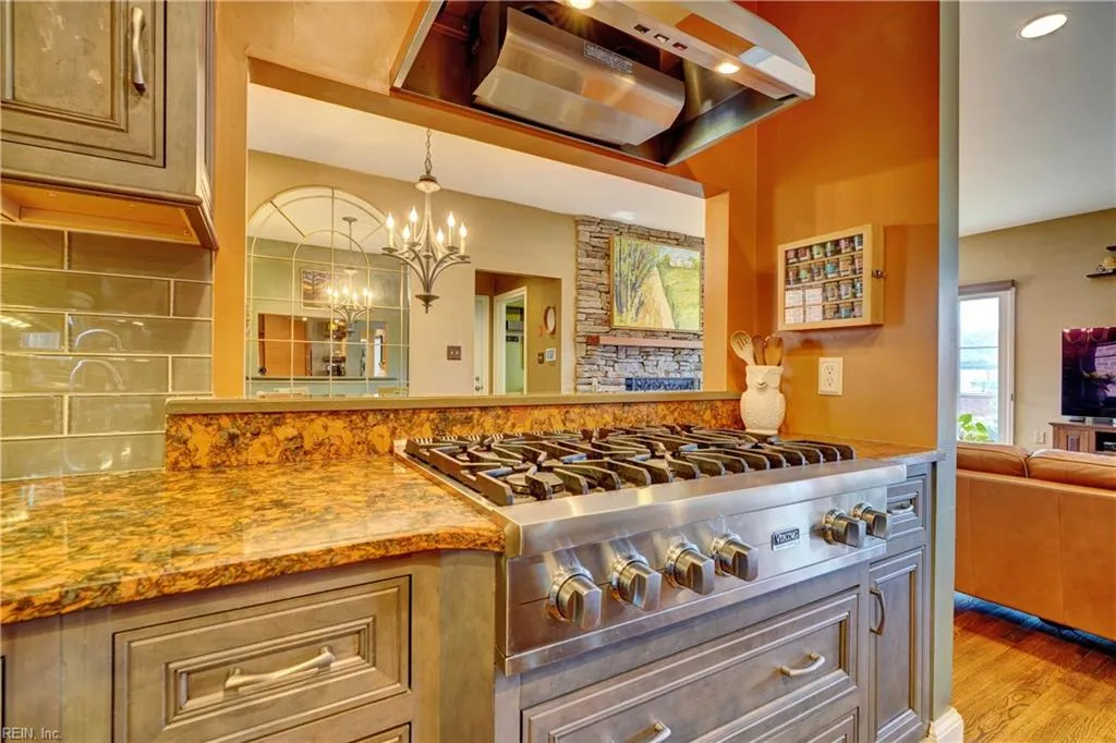 Norfolk, Virginia 23507, United States, 5 Bedrooms Bedrooms, ,5 BathroomsBathrooms,Residential,Active,95689