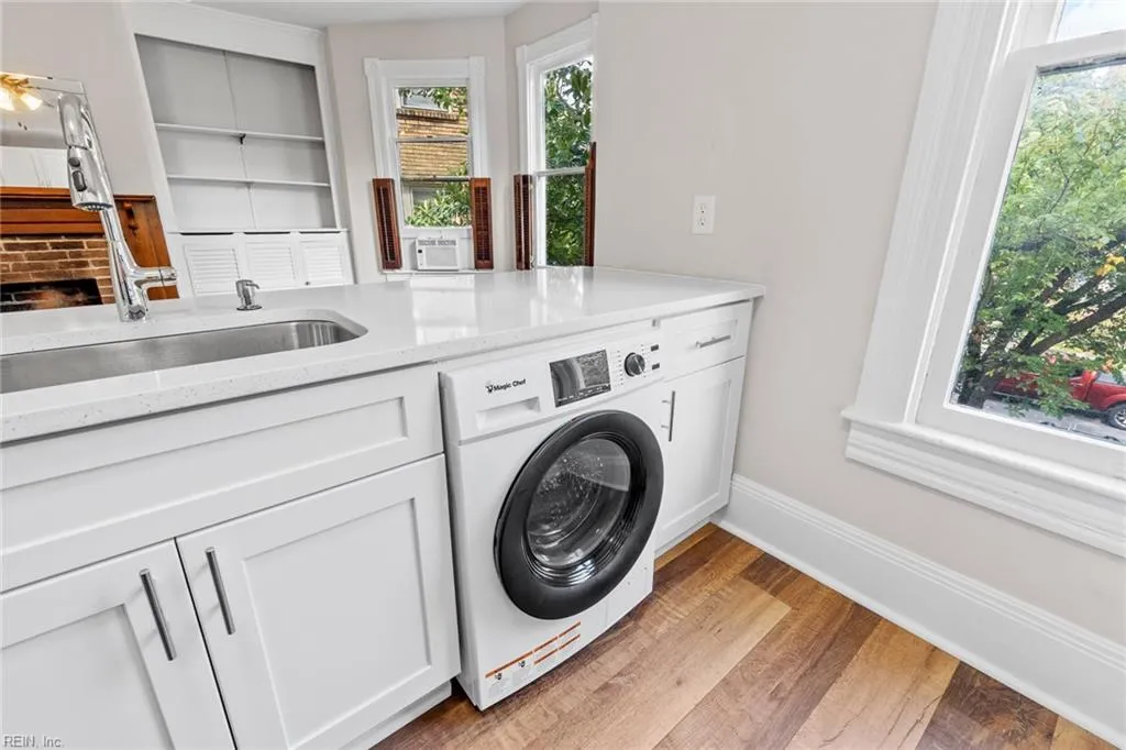 Norfolk, Virginia 23507, United States, 1 Bedroom Bedrooms, ,1 BathroomBathrooms,Residential,Active,202828