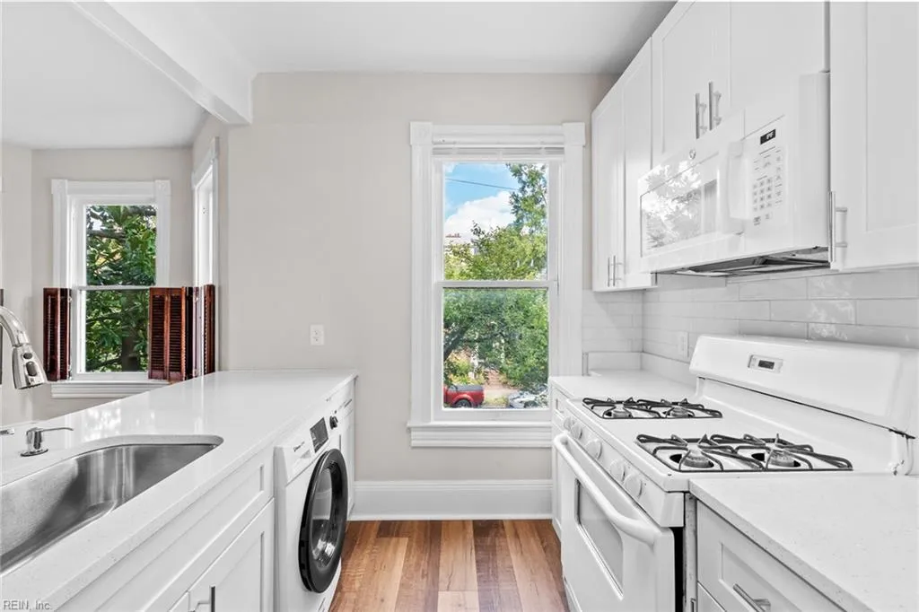 Norfolk, Virginia 23507, United States, 1 Bedroom Bedrooms, ,1 BathroomBathrooms,Residential,Active,202828