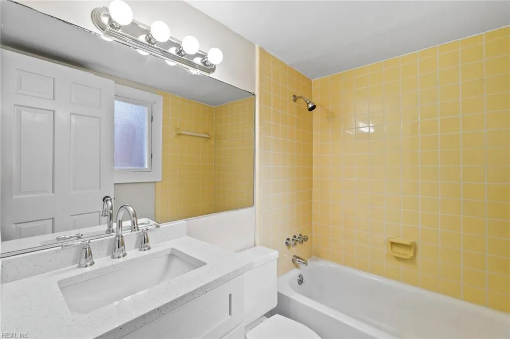 Norfolk, Virginia 23507, United States, 1 Bedroom Bedrooms, ,1 BathroomBathrooms,Residential,Active,202828