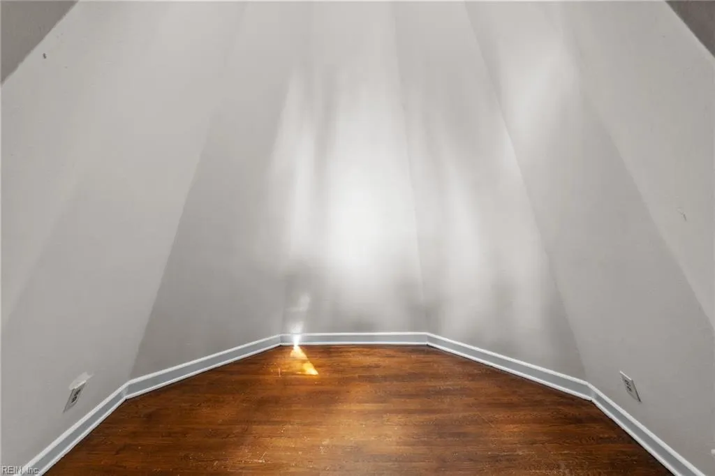 Norfolk, Virginia 23507, United States, 1 Bedroom Bedrooms, ,1 BathroomBathrooms,Residential,Active,202828