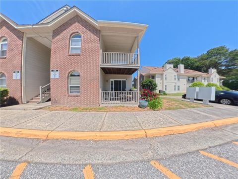 Photo of 528 Rainbow Court #103, Newport News, VA 23608 (MLS # 10632420)