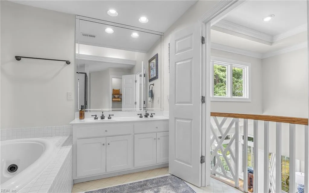 Smithfield, Virginia 23430, United States, 5 Bedrooms Bedrooms, ,3 BathroomsBathrooms,Residential,Active,189362