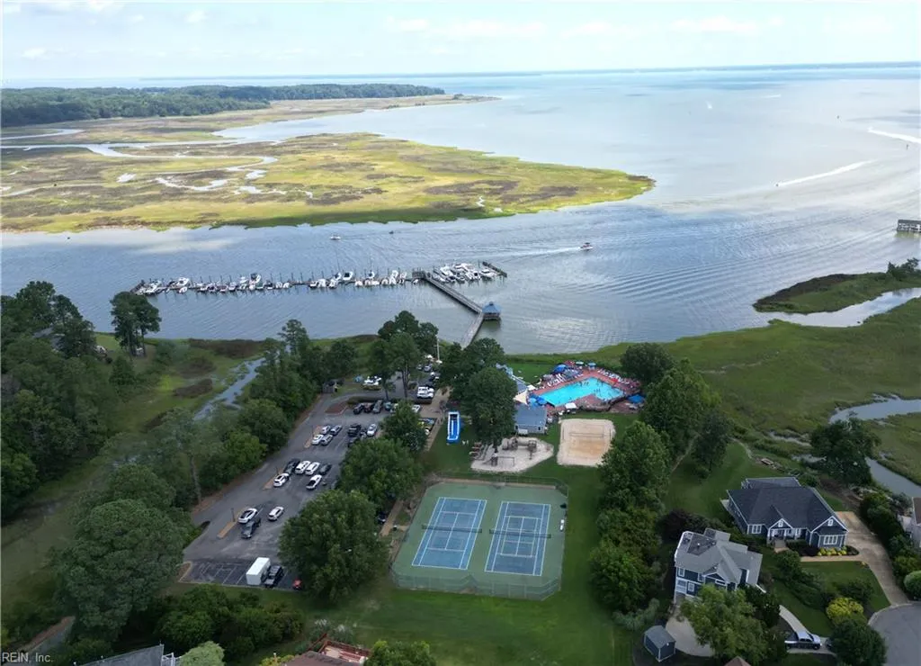 Smithfield, Virginia 23430, United States, 5 Bedrooms Bedrooms, ,3 BathroomsBathrooms,Residential,Active,189362