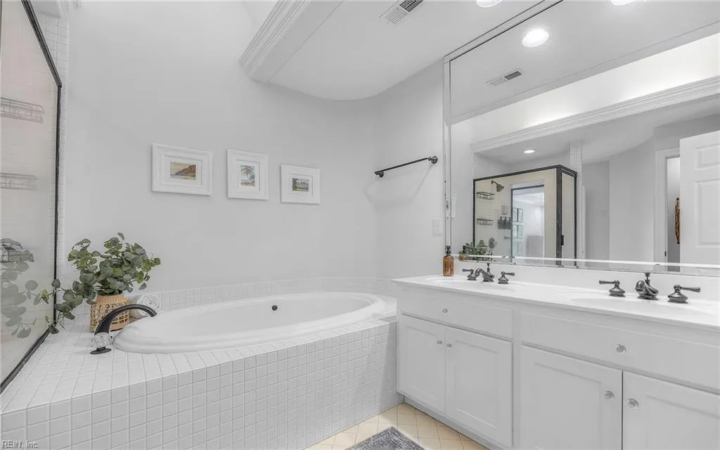 Smithfield, Virginia 23430, United States, 5 Bedrooms Bedrooms, ,3 BathroomsBathrooms,Residential,Active,189362