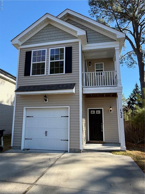 Photo of 132 S Palm Avenue, Virginia Beach, VA 23452 (MLS # 10616942)