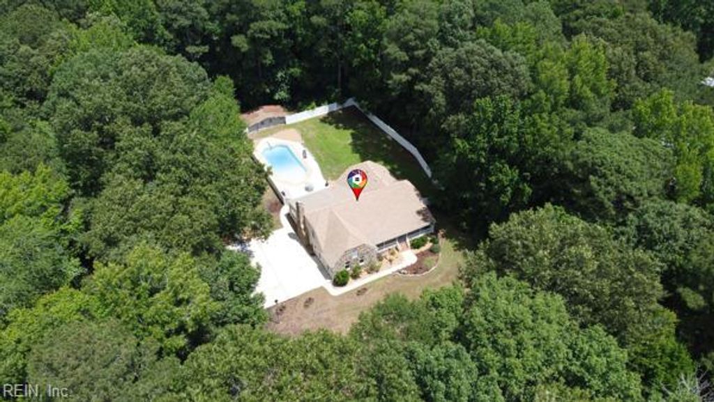 Photo of 1028 Pleasant Ridge Drive, Chesapeake, VA 23322 (MLS # 10641597)