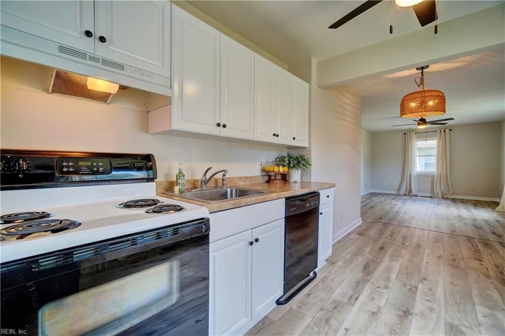 Norfolk, Virginia 23503, United States, 3 Bedrooms Bedrooms, ,1 BathroomBathrooms,Residential,Active,234960