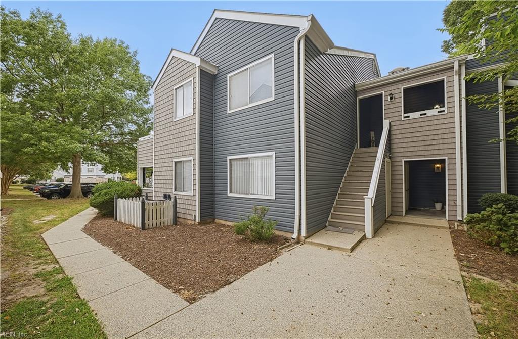 Photo of 288 Nantucket Place, Newport News, VA 23606 (MLS # 10655959)