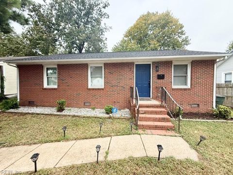 Photo of 123 Poplar Ave Avenue, Newport News, VA 23607 (MLS # 10607159)