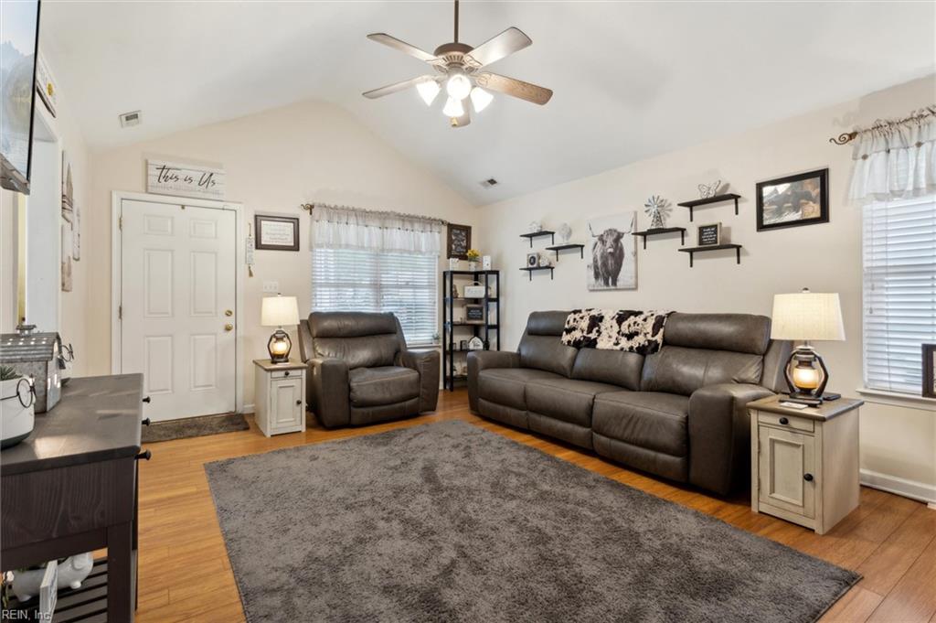 923 Oklahoma DR