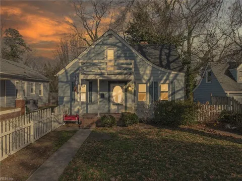 MLS: 10570570