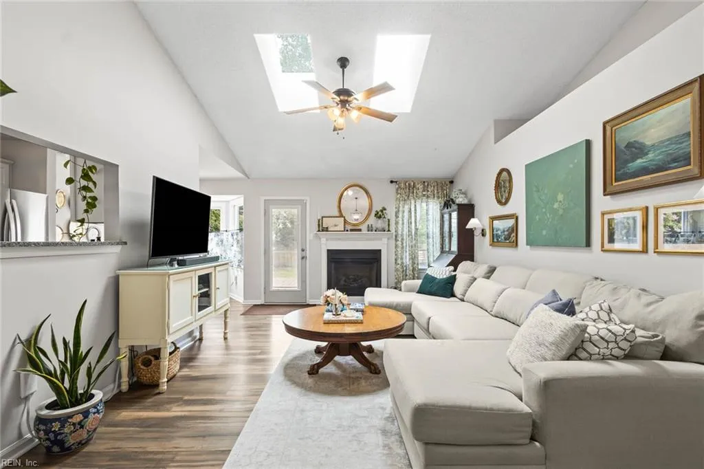 Virginia Beach, Virginia 23454, United States, 3 Bedrooms Bedrooms, ,2 BathroomsBathrooms,Residential,Pending,187242