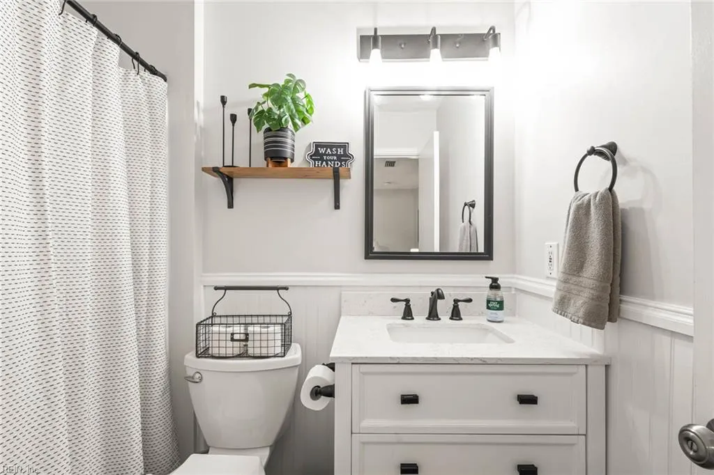 Virginia Beach, Virginia 23454, United States, 3 Bedrooms Bedrooms, ,2 BathroomsBathrooms,Residential,Pending,187242