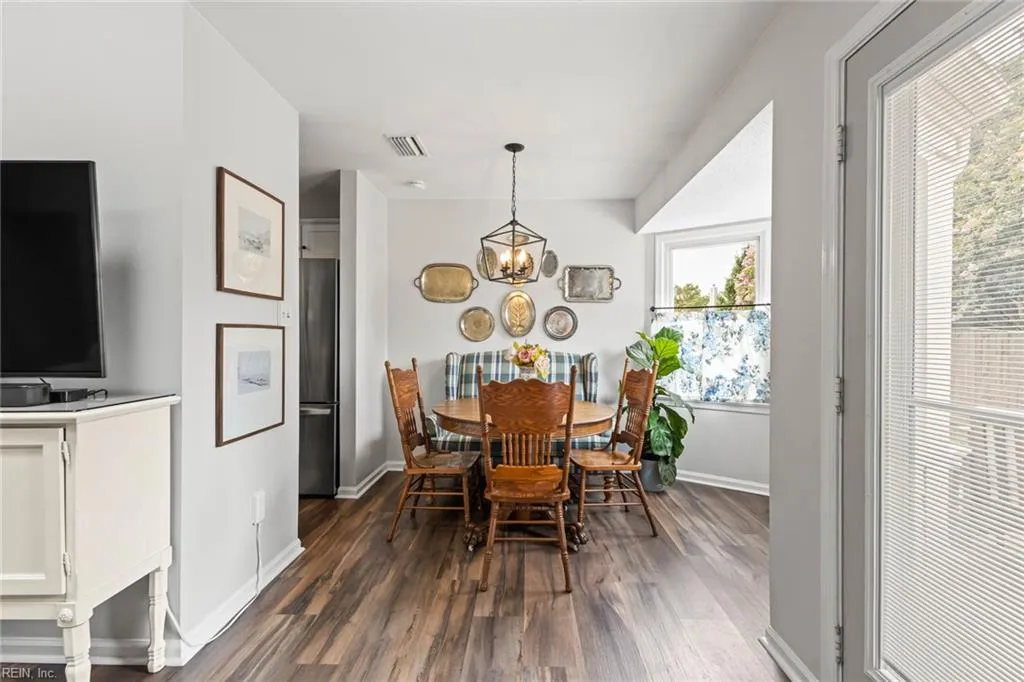 Virginia Beach, Virginia 23454, United States, 3 Bedrooms Bedrooms, ,2 BathroomsBathrooms,Residential,Pending,187242