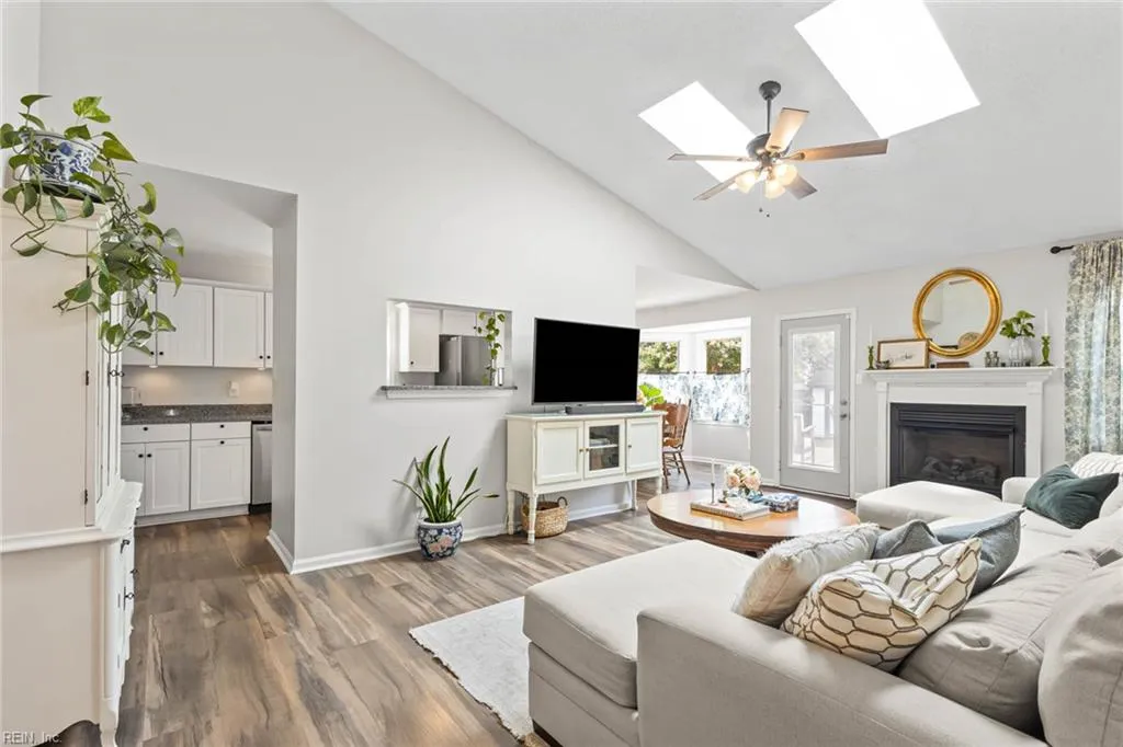 Virginia Beach, Virginia 23454, United States, 3 Bedrooms Bedrooms, ,2 BathroomsBathrooms,Residential,Pending,187242