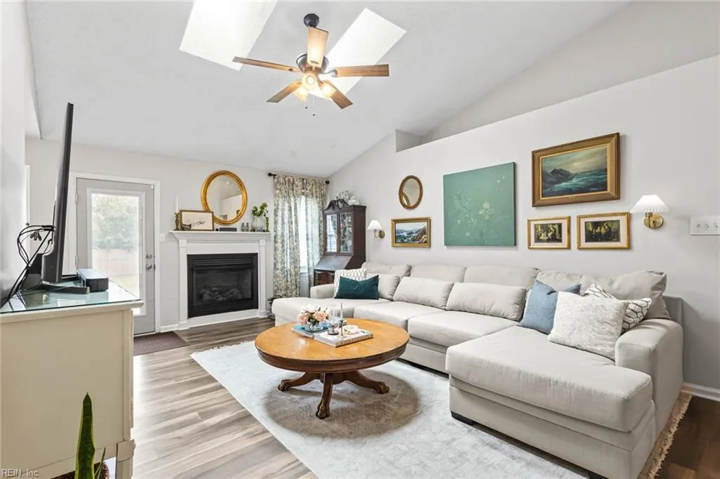 Virginia Beach, Virginia 23454, United States, 3 Bedrooms Bedrooms, ,2 BathroomsBathrooms,Residential,Pending,187242