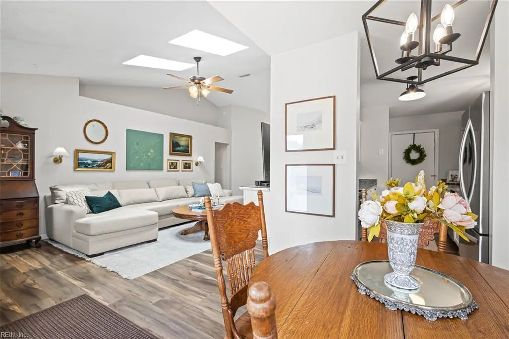 Virginia Beach, Virginia 23454, United States, 3 Bedrooms Bedrooms, ,2 BathroomsBathrooms,Residential,Pending,187242