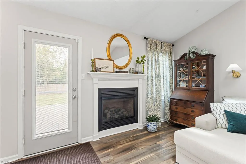 Virginia Beach, Virginia 23454, United States, 3 Bedrooms Bedrooms, ,2 BathroomsBathrooms,Residential,Pending,187242