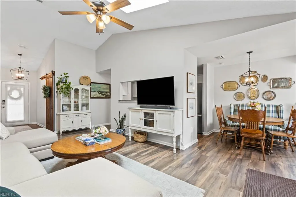 Virginia Beach, Virginia 23454, United States, 3 Bedrooms Bedrooms, ,2 BathroomsBathrooms,Residential,Pending,187242