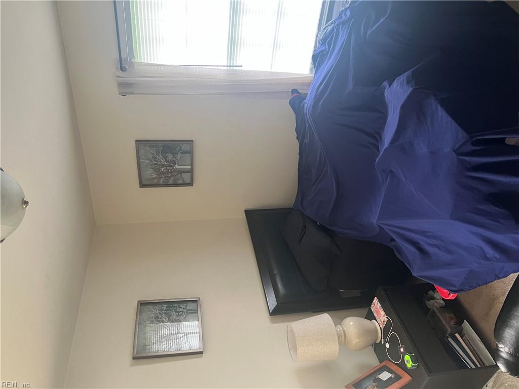 1113 E Jamal LN