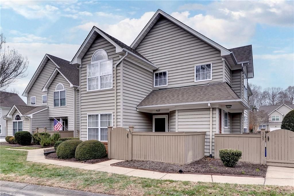 Photo of 371 Fairway Lookout, Williamsburg, VA 23188 (MLS # 10613553)