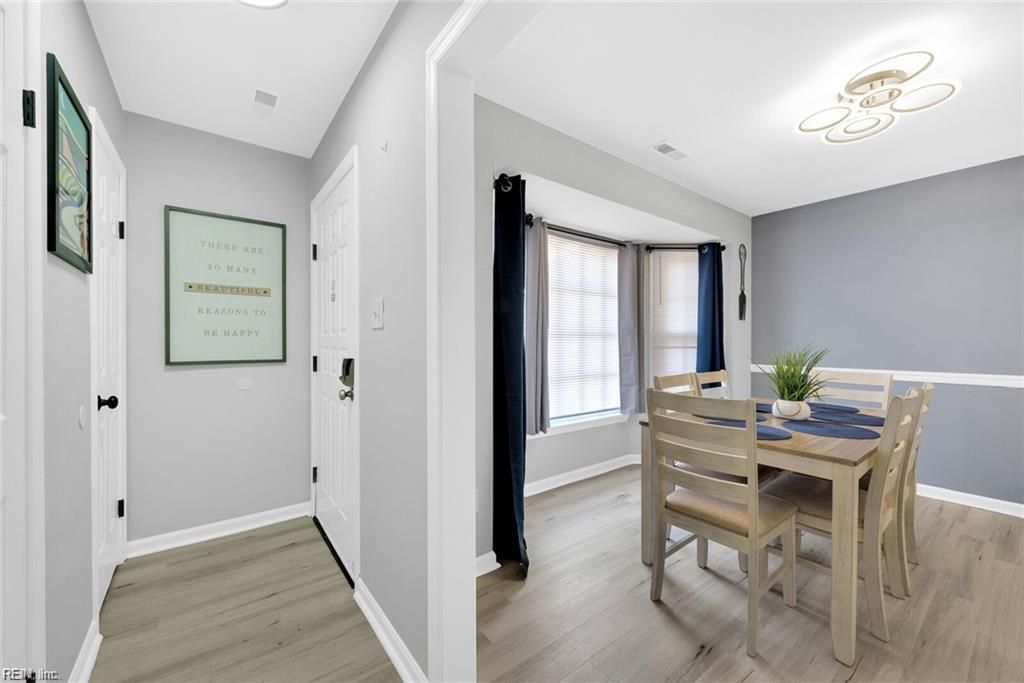 Photo of 5632 Trafalgar Arch, Portsmouth, VA 23703 (MLS # 10615998)