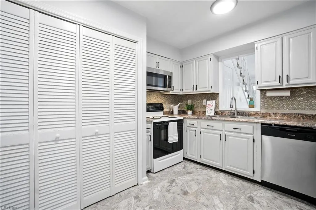 Chesapeake, Virginia 23321, United States, 2 Bedrooms Bedrooms, ,2 BathroomsBathrooms,Residential,Active,161310