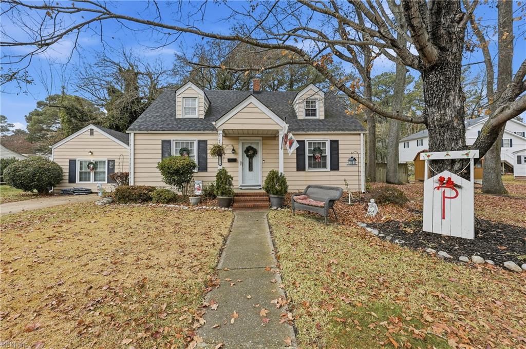 Photo of 4323 Caroline Avenue, Portsmouth, VA 23707 (MLS # 10613444)