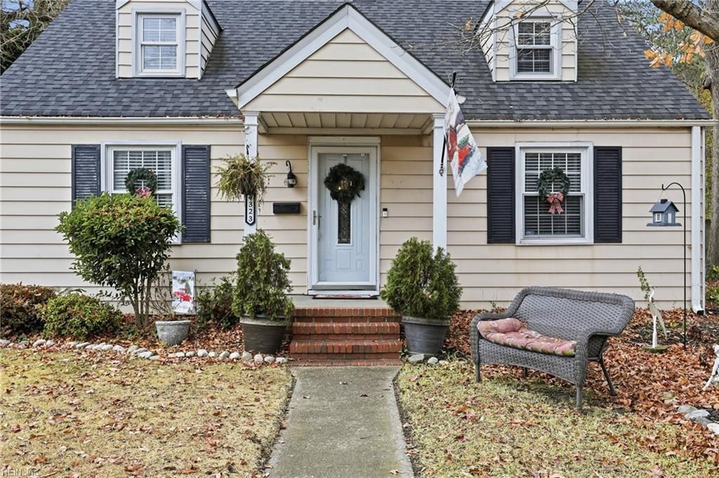 Photo of 4323 Caroline Avenue, Portsmouth, VA 23707 (MLS # 10613444)