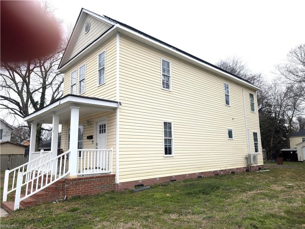 Photo of 912 Lindenwood Avenue, Norfolk, VA 23504 (MLS # 10623086)