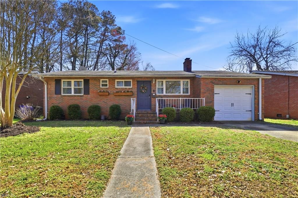 Photo of 1607 Beaumont Court, Norfolk, VA 23503 (MLS # 10624180)
