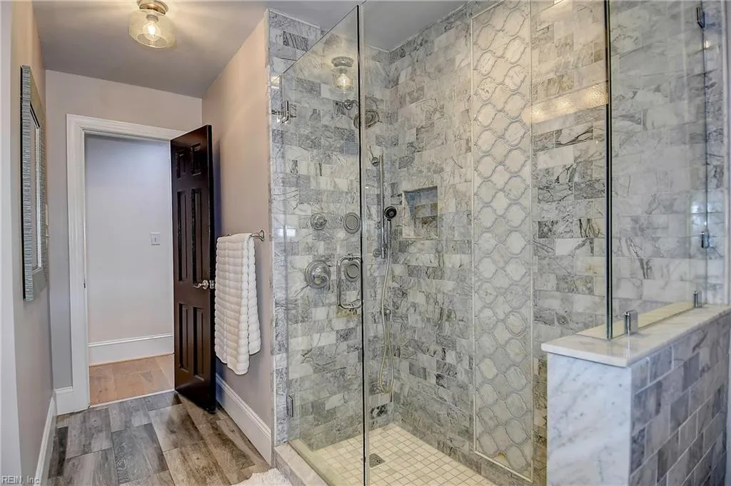 Virginia Beach, Virginia 23451, United States, 5 Bedrooms Bedrooms, ,3 BathroomsBathrooms,Residential,Pending,81289